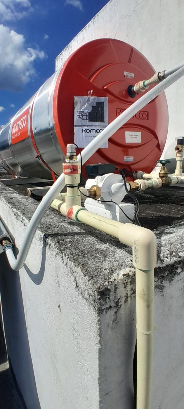 Trocador de calor em instalação de aquecimento solar da ComSol Rio
